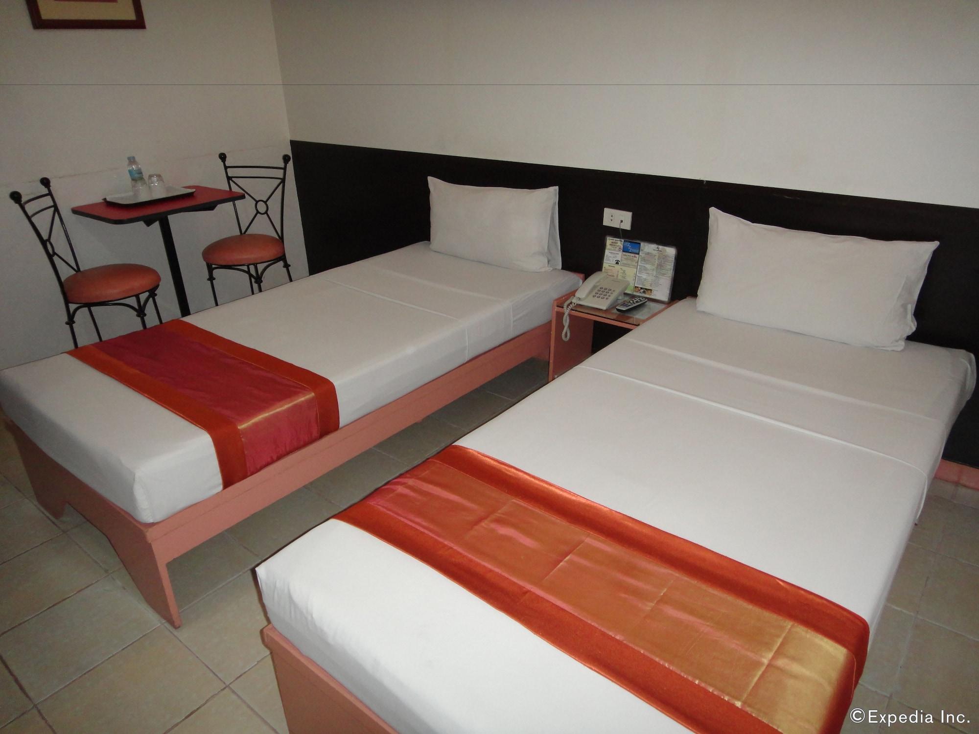 Hotel Pier Cuatro Cebu Exterior photo