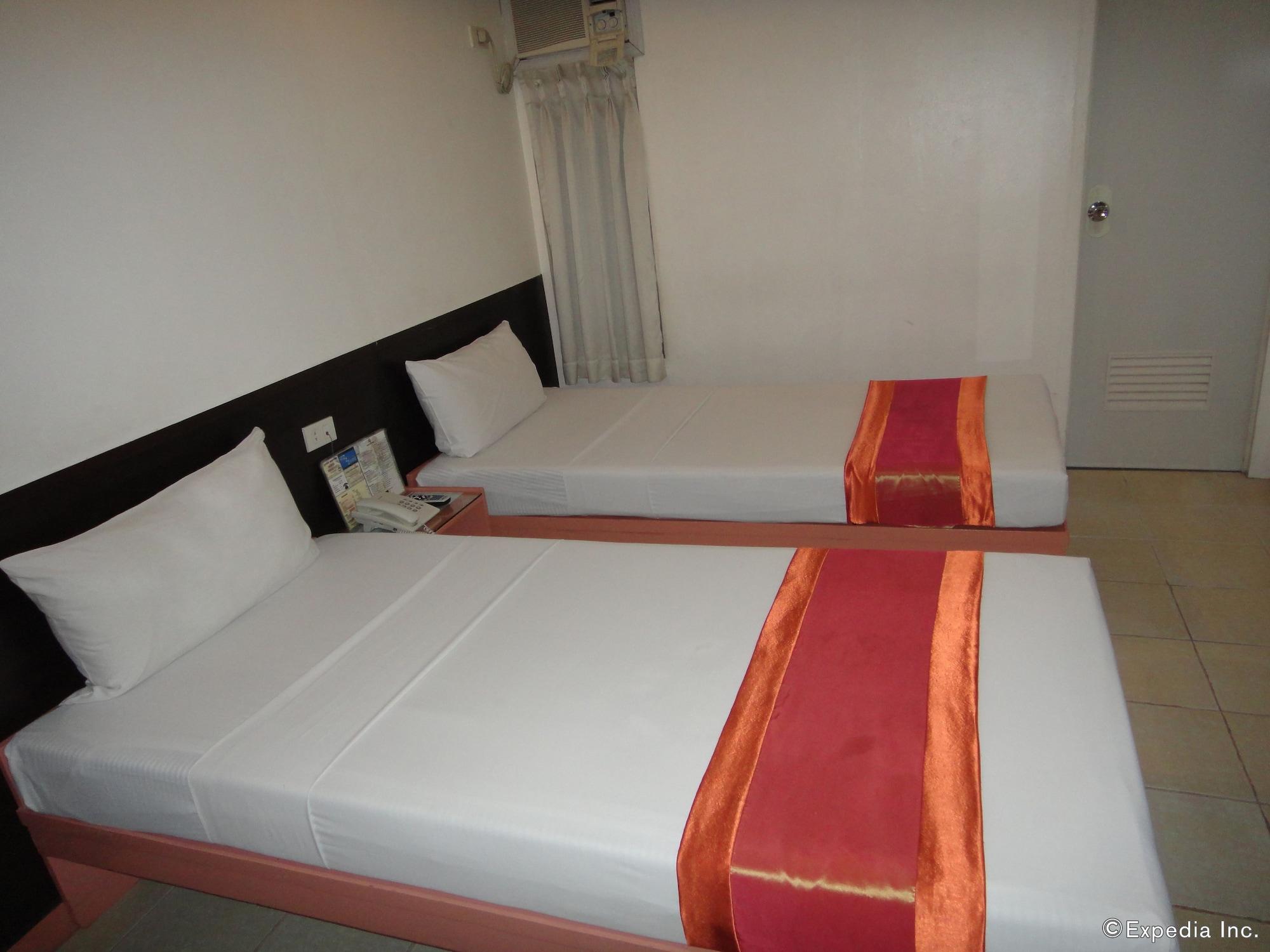 Hotel Pier Cuatro Cebu Exterior photo