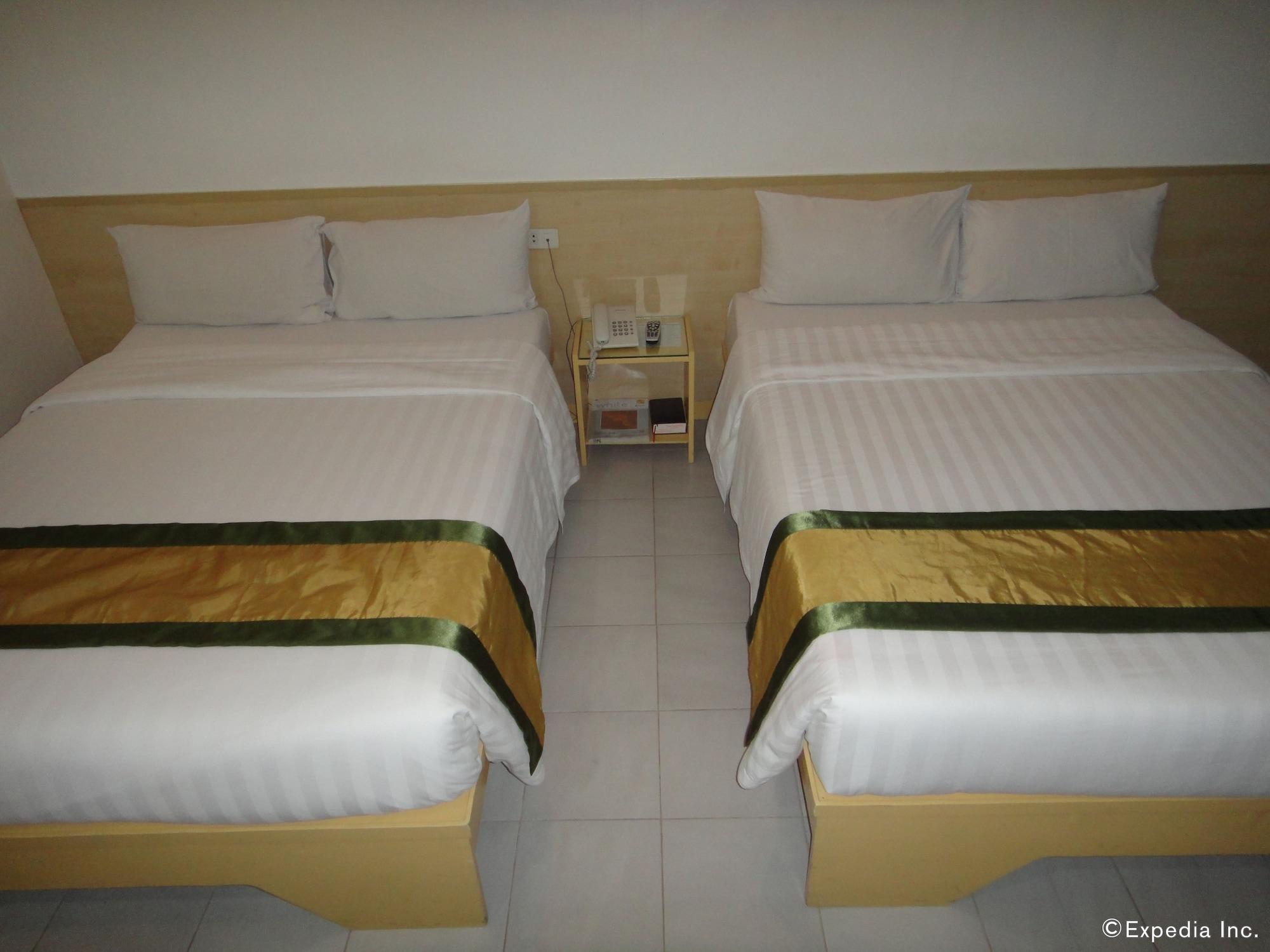Hotel Pier Cuatro Cebu Exterior photo